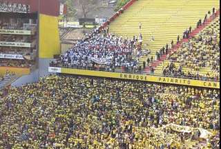 Barcelona tomó la decisión de jugar sin hinchas visitantes tras el incidente del Clásico del Astillero