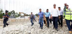 El Jefe de Estado recorri&oacute; los trabajos de construcci&oacute;n de los puentes sobre los r&iacute;os Lulo y Quindigua.