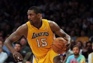Los Lakers vuelven a firmar con Metta World Peace
