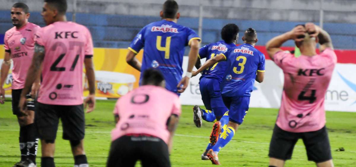 Gol de la &lsquo;Tuca&rsquo; Ord&oacute;&ntilde;ez mantiene invicto a Delf&iacute;n