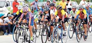 150 ciclistas compiten en el torneo nacional de menores