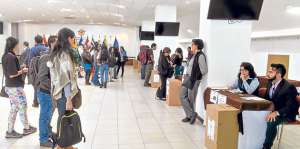 El pasado 30 de octubre, en el Sal&oacute;n J.J. Olmedo, se realiz&oacute; la consulta previa para el rectorado de la Andina. Archivo