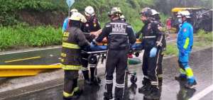 42 personas heridas tras choque de buses en la v&iacute;a Guayaquil-Playas