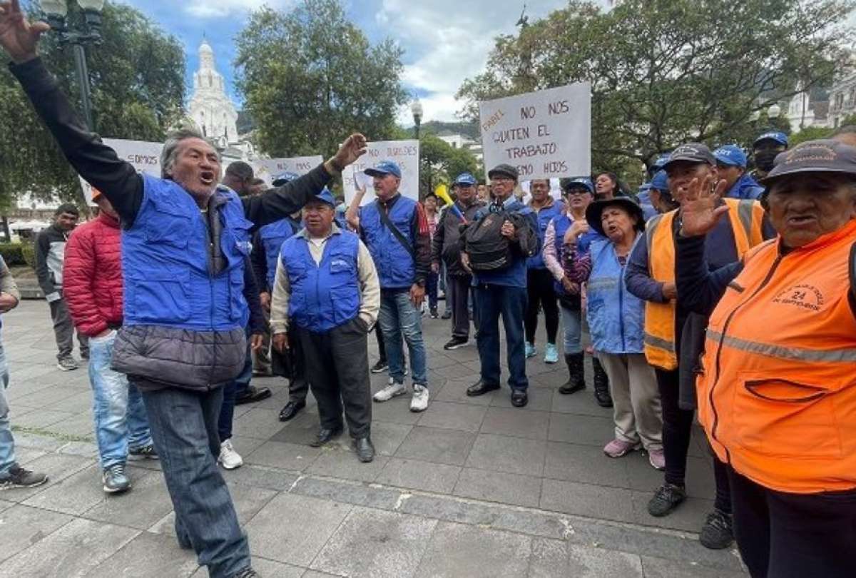Trabajadores de la Zona Azul reclaman para que se elimine una aplicación.