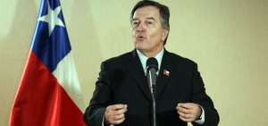 El canciller chileno Roberto Ampuero visitar&aacute; el pa&iacute;s para dialogar con su hom&oacute;logo ecuatoriano, Jos&eacute; Valencia.
