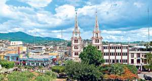 La Iglesia de San Lorenzo es el lugar de recogimiento cat&oacute;lico de la poblaci&oacute;n de Jipijapa, adem&aacute;s es uno de los principales puntos tur&iacute;sticos de la localidad. Foto: Rodolfo P&aacute;rraga / El Tel&eacute;grafo