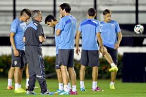 Uruguay tiene la dif&iacute;cil misi&oacute;n de disimular la ausencia de Su&aacute;rez en la cancha