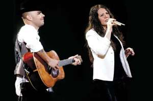 Jesse &amp; Joy le dieron su toque de pop y romanticismo con letras inspiradoras durante su presentaci&oacute;n que abri&oacute; la jornada final en la Quinta Vergara