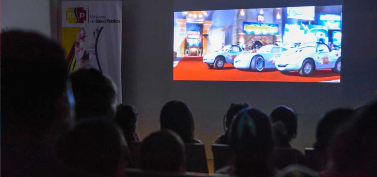 Los peque&ntilde;os pacientes del Hospital del Ni&ntilde;o &lsquo;Dr. Francisco de Icaza Bustamante&rsquo; vieron la pel&iacute;cula Cars. 