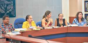 Se crear&aacute; un grupo de lectura en el que la mentora del proyecto, Amy Loor, ser&aacute; quien liderar&aacute; la agrupaci&oacute;n. Foto: RODOLFO P&Aacute;RRAGA / EL TEL&Eacute;GRAFO