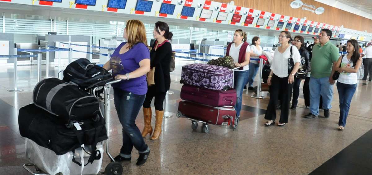 En Ecuador, 47 de cada 100 viajeros son mujeres