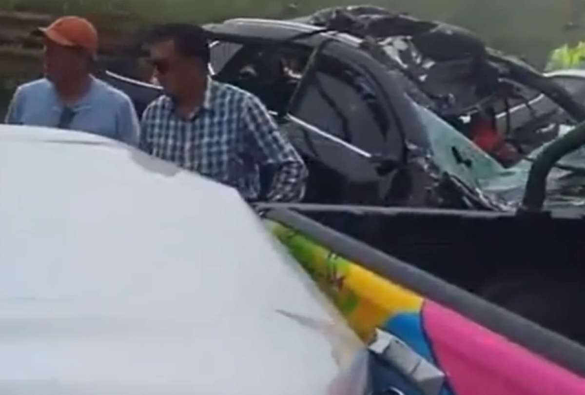 Accidente entre cuatro veh&iacute;culos deja un fallecido en la v&iacute;a Cuenca&ndash;Molleturo
