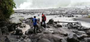 Los organismos de emergencia alertaron a quienes habitan a orillas del r&iacute;o Upano.