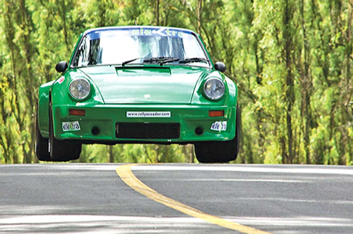En este Porsche RSR el timonel Alfonso Darquea se consagr&oacute; campe&oacute;n del Rally de autos hist&oacute;ricos 2014. Foto: Cortes&iacute;a.