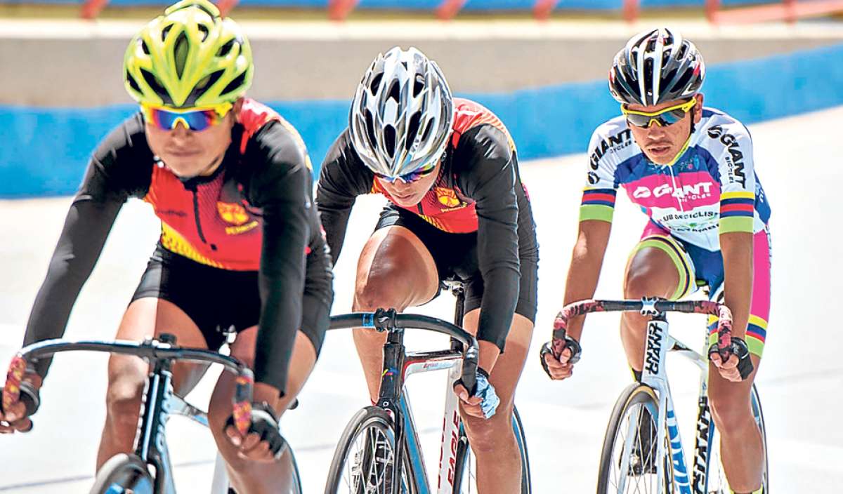 Las pruebas de ciclismo de pista se desarrollaron en el vel&oacute;dromo Jos&eacute; Luis Recalde de Quito. En total se repartieron 35 preseas entre 11 provincias. Foto: Fernando Sandoval