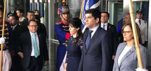 Se trata del tercer vicepresidente en los 19 meses que lleva Moreno en el poder, tras Jorge Glas y Mar&iacute;a Alejandra Vicu&ntilde;a, y a diferencia de ellos, tiene un perfil t&eacute;cnico y sin filiaci&oacute;n pol&iacute;tica conocida.