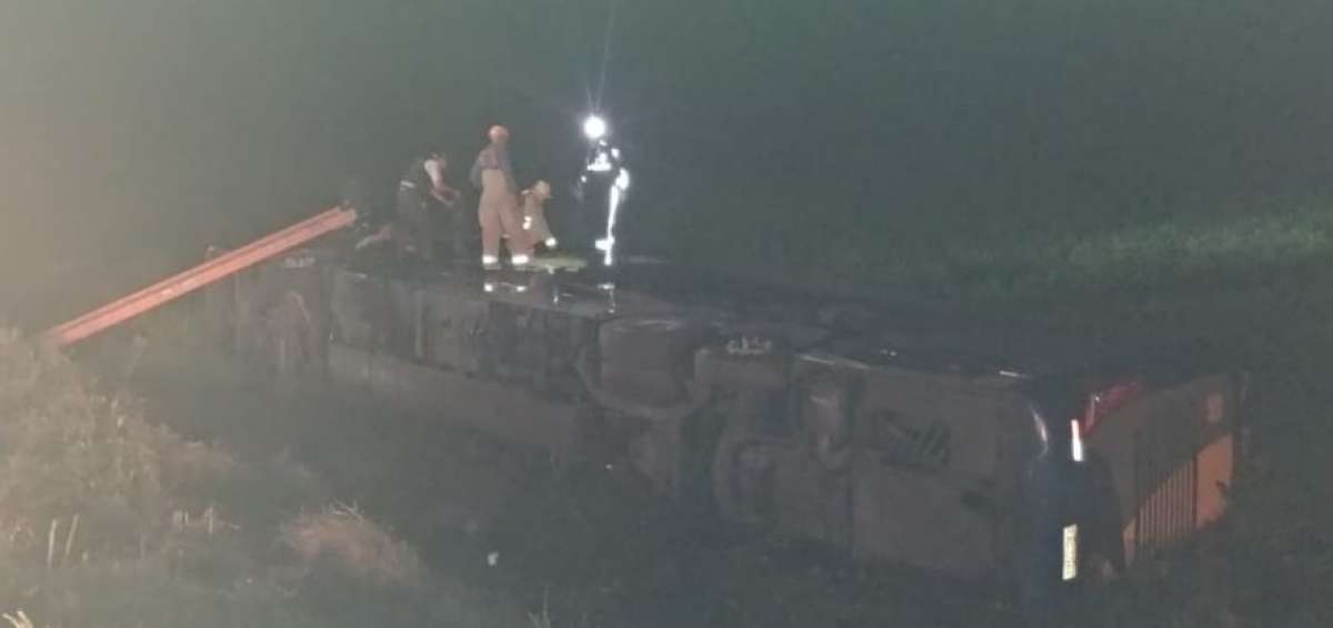 Vuelco de bus en Babahoyo dej&oacute; 21 heridos