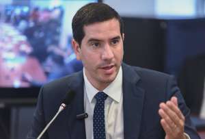 El Ministro Roberto Luque descartó racionamientos energéticos hasta el domingo 26 de mayo.