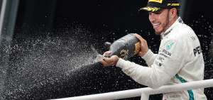 Hamilton gana y Mercedes festeja el Mundial de constructores