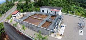A las piscinas de separaci&oacute;n de materias de las plantas llegan las aguas resultantes de la actividad humana en hogares, industrias y negocios de Tena.
