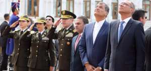 Las primeras generales de Polic&iacute;a del pa&iacute;s participaron en el Cambio de Guardia