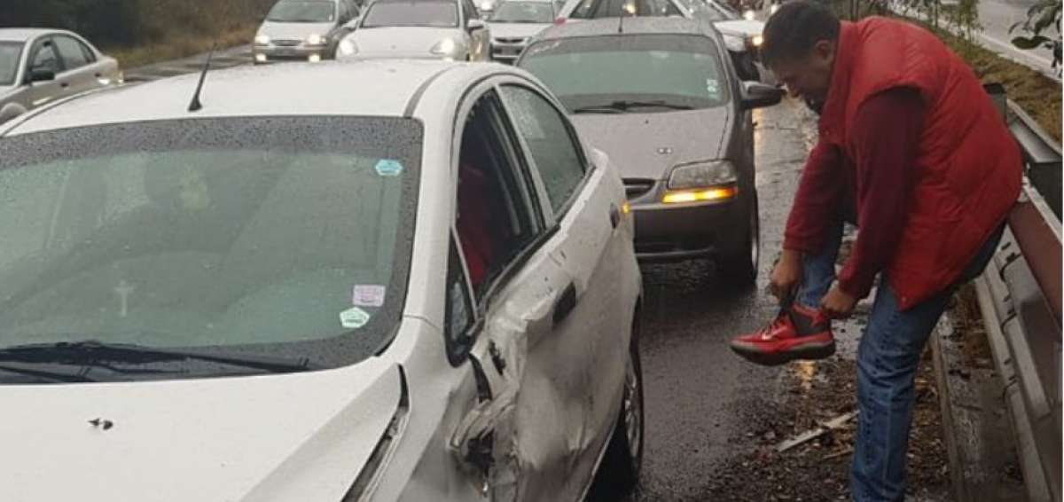 Un accidente de tr&aacute;nsito en la Av. Sim&oacute;n Bol&iacute;var-Ruta Viva obstaculiz&oacute; el carril izquierdo sentido sur-norte.