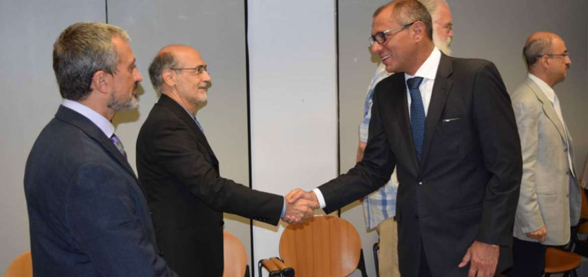El vicepresidente Jorge Glas (izq.), junto a directores del Consejo Nacional de Investigaci&oacute;n de Italia.