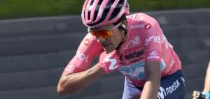 Richard Carapaz mantuvo la 'maglia rosa' en la etapa 20 del Giro de Italia.