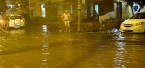 Las fuertes lluvias que han ca&iacute;do en Guayaquil causaron inundaciones en varias calles, principalmente en el norte de la urbe.
