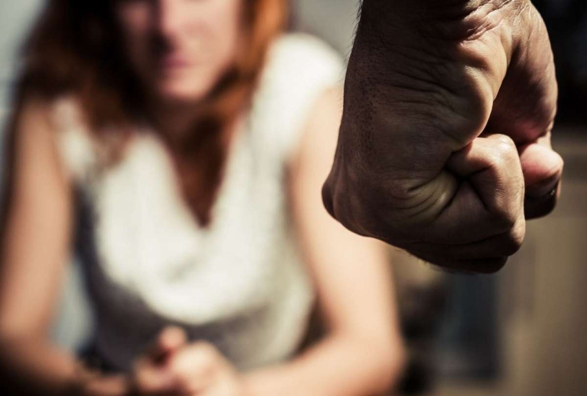 El exjugador Igor Eduardo Pereira Cabral fue arrestado tras desfigurar el rostro de su pareja en un intento de feminicidio con más de 60 puñetazos en un ascensor.