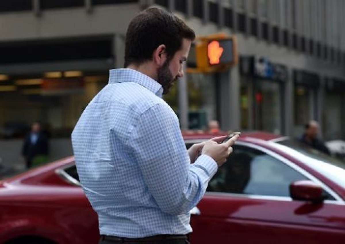El mercado mundial de las aplicaciones para smartphones movi&oacute; entre 20 y 25.000 millones de d&oacute;lares en 2013. Foto: AFP