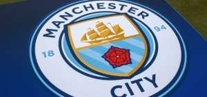  El castigo fue notificado a la dirigencia del Manchester que ha aceptado su responsabilidad que ha incumplido el art&iacute;culo 19 de la FIFA.