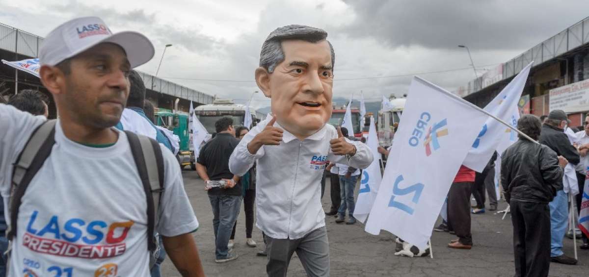 La campa&ntilde;a de CREO incluye &lsquo;cabezones&rsquo;.
