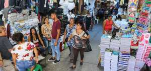 En el Mercado de las Cuatro Manzanas las ventas a&uacute;n est&aacute;n bajas, los comerciantes esperan que se dinamicen los negocios a partir del 15 de abril.