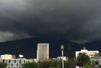 En Quito habrá cielos nublados y lluvias ligeras. 