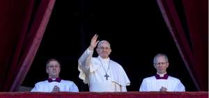 El Papa rompi&oacute; el formalismo para escuchar a las v&iacute;ctimas