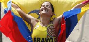 Triatlonista ecuatoriana recibi&oacute; beca completa para estudios acad&eacute;micos