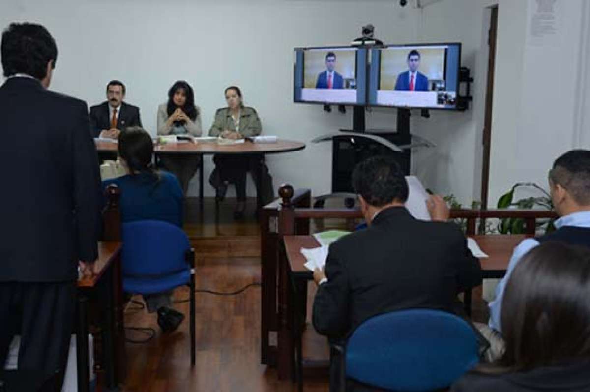 En las audiencias se trata de reparar el da&ntilde;o ocasionado a la v&iacute;ctima de alguna infracci&oacute;n de tipo penal, como lo establece el COIP. Foto: &Aacute;lvaro P&eacute;rez