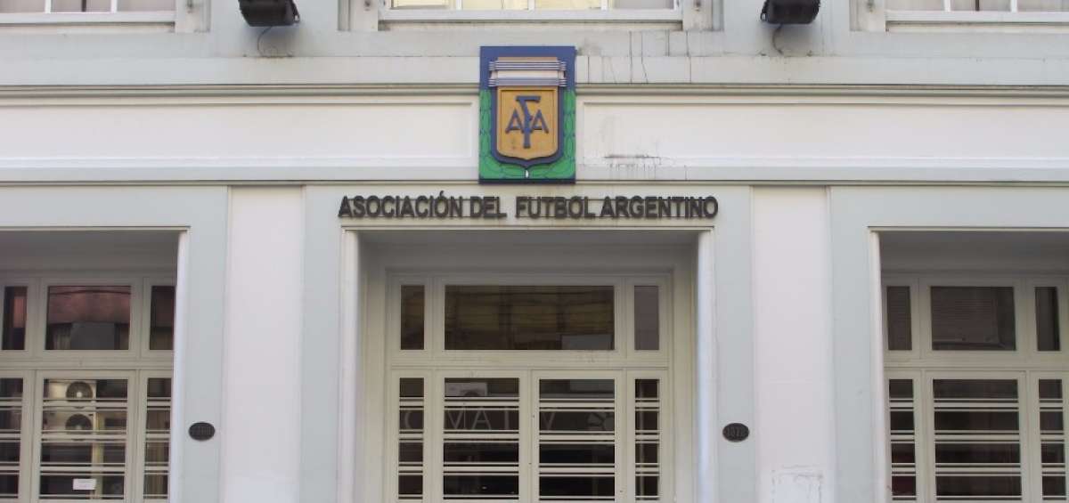 El f&uacute;tbol argentino,  en una disputa entre el Gobierno  y los clubes