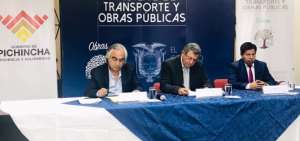 La Prefectura de Pichincha y el Ministerio de Obras P&uacute;blicas firmaron convenio de transferencia de recursos para la construcci&oacute;n del t&uacute;nel Bombol&iacute;.
