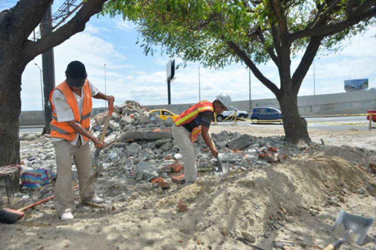En la obra de regeneraci&oacute;n se incluye este tramo, donde se construir&aacute;n jardineras como atractivo. Foto: Rodolfo P&aacute;rraga / El Tel&eacute;grafo