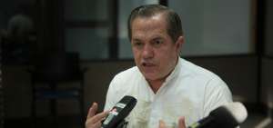 Pati&ntilde;o: Expresidente Correa "no tiene ning&uacute;n plan de venir" a Ecuador