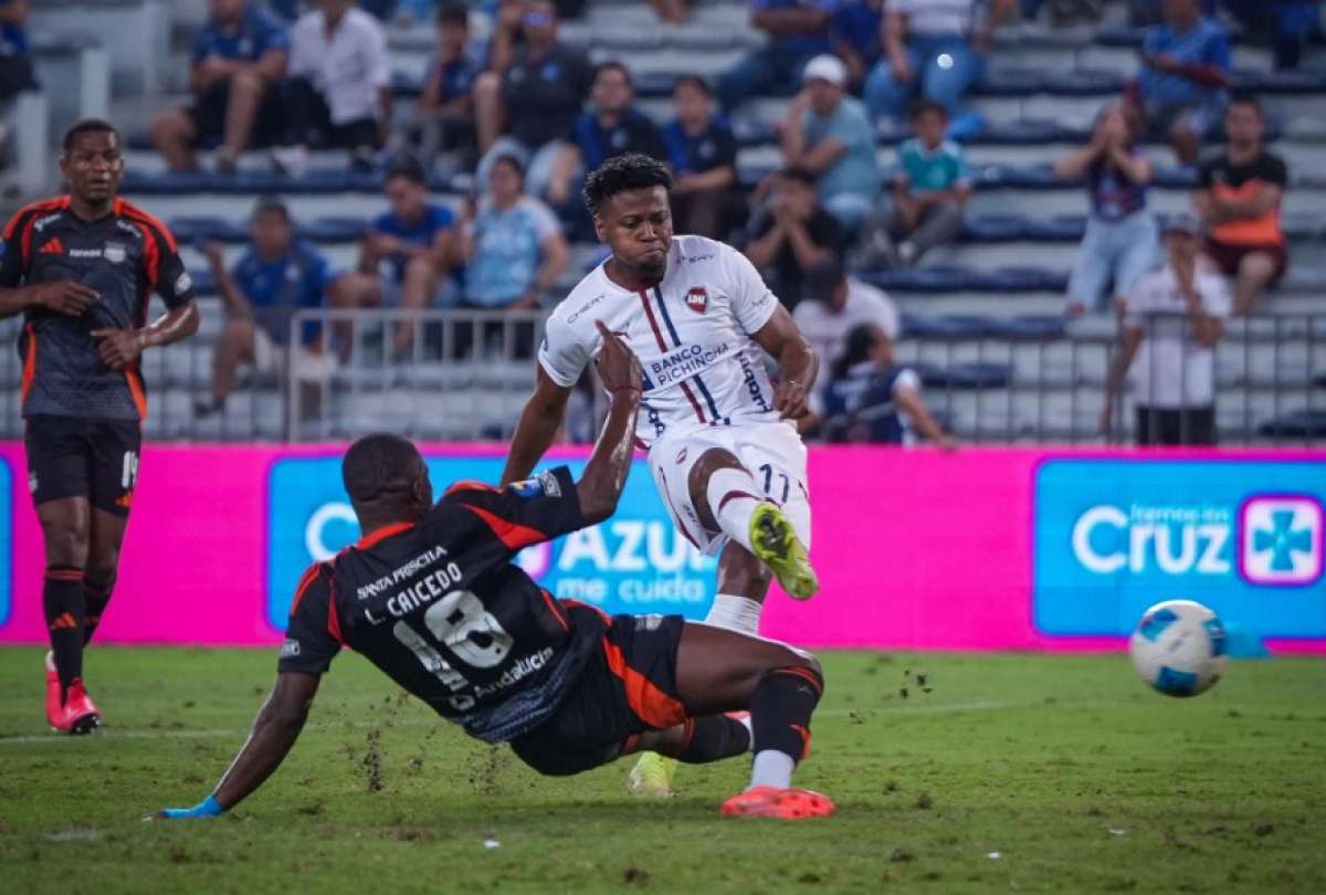 Liga remonta a Emelec en el Capwell y toma ventaja en la semifinal de la Copa Ecuador