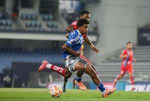 Emelec gole&oacute; a El Nacional en el Capwell
