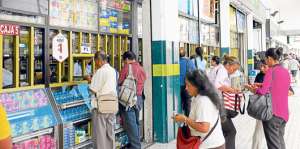 En las distribuidoras de las farmacias en Guayaquil las medicinas b&aacute;sicas no presentan aumento de costos. Foto: Alfredo Piedrah&iacute;ta / El Tel&eacute;grafo