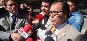 El legislador Ra&uacute;l Tello pidi&oacute; a la Fiscal&iacute;a se aperture una investigaci&oacute;n previa en contra de los consejeros.