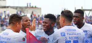 Emelec gole&oacute; a Fuerza Amarilla y escala en la tabla de posiciones