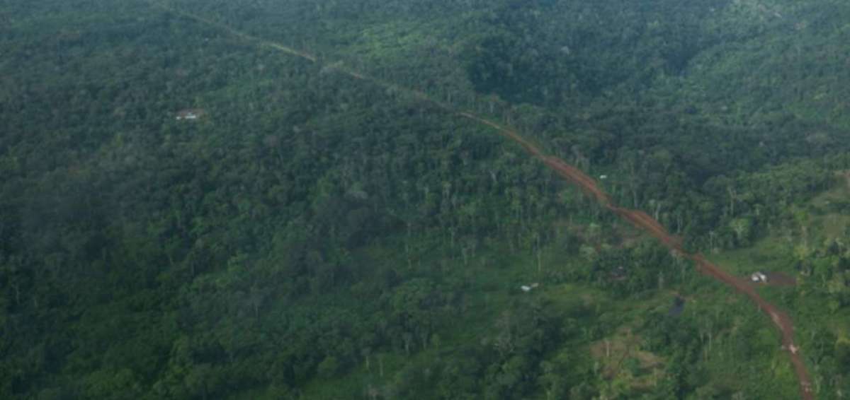 El GAD de Morona Santiago trabaja en la construcci&oacute;n de la carretera sin permiso ambiental.