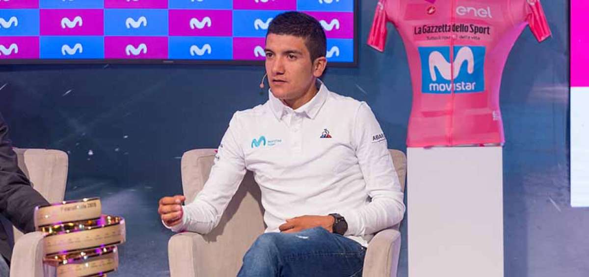 Cientos de aficionados al ciclismo estuvieron presentes en la llegada a Quito del ganador del t&iacute;tulo en la edici&oacute;n 102 del Giro de Italia, el ecuatoriano Richard Carapaz, para brindarle sus gritos de apoyo y agradecerle por el esfuerzo y la alegr&iacute;a brindados en una de las pruebas m&aacute;s importantes del mundo.