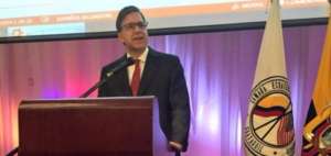 Embajador de EE.UU. y empresarios se reunieron en Guayaquil
